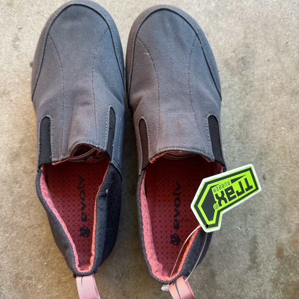 Evolv women cruzer approach shoes.